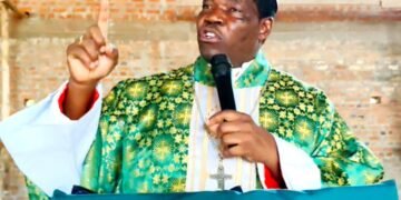 Bishop Hiiboro tells warring parties in Western Equatoria to have a discussion on issues not through fights